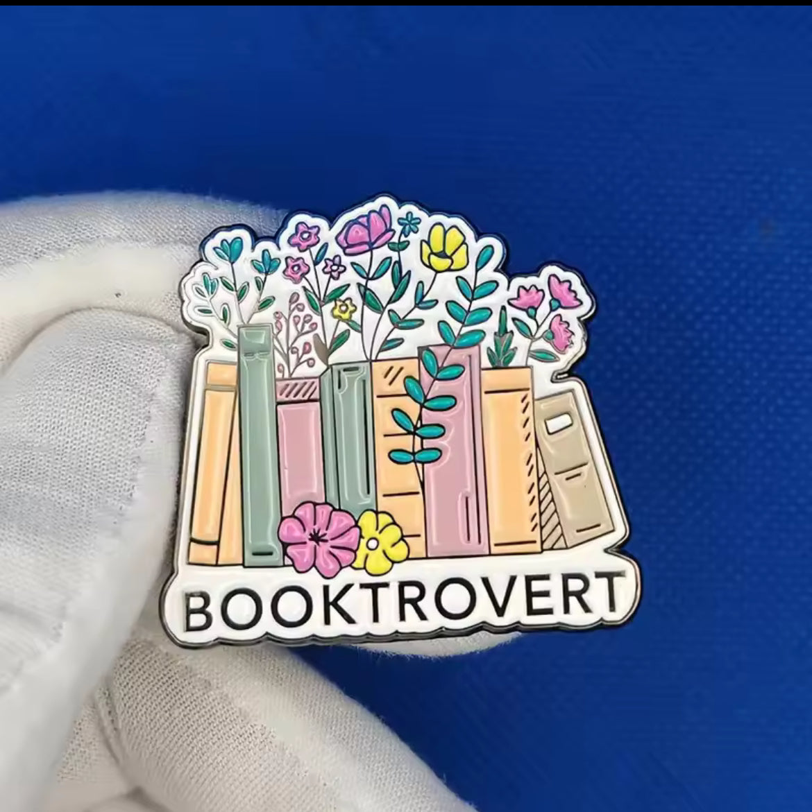 Booktrovert ConverXation Pin